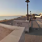 Seagull Sea & Airport 아파트 바리