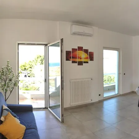 Apartment Seagull Sea & Airport *